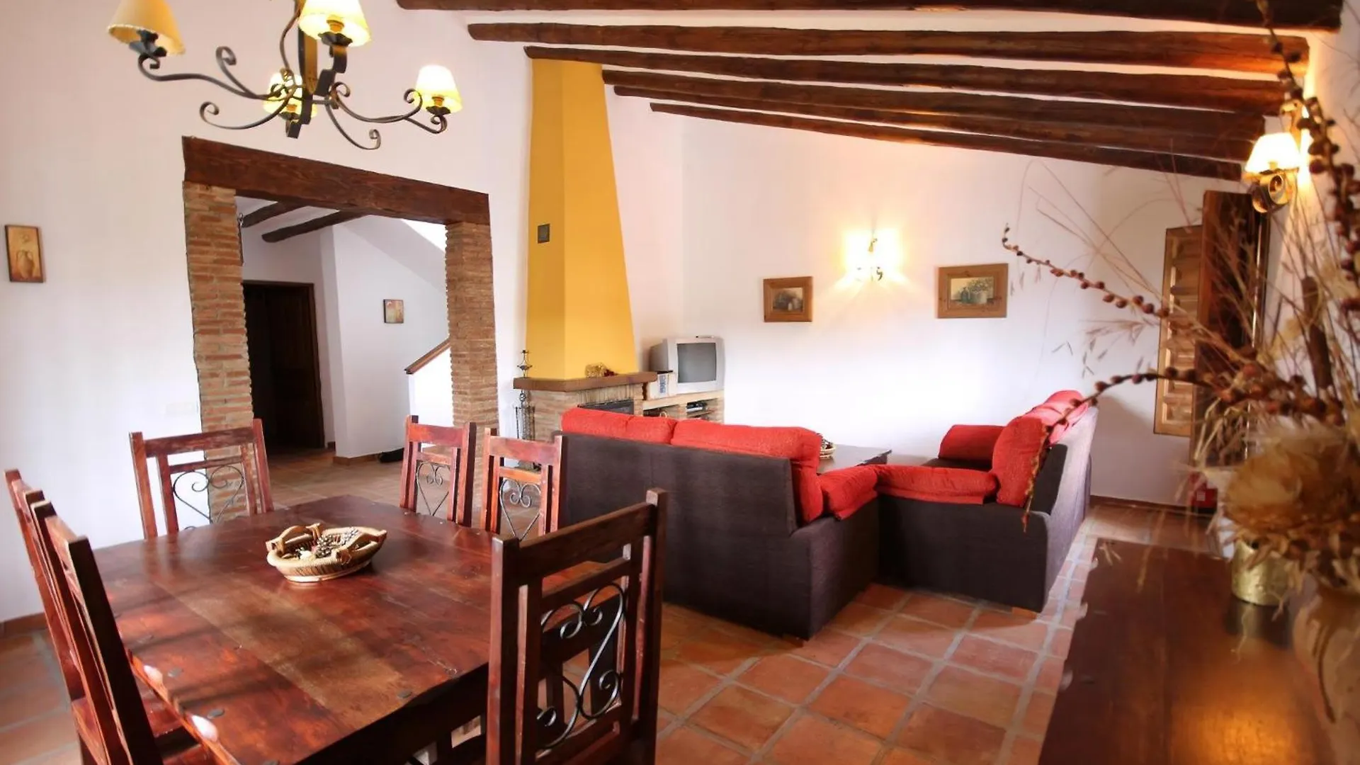 Casa De Cantoblanco Viñuela Semesterbostad