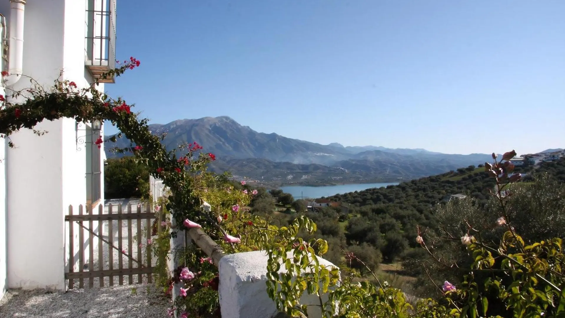Casa De Cantoblanco Viñuela